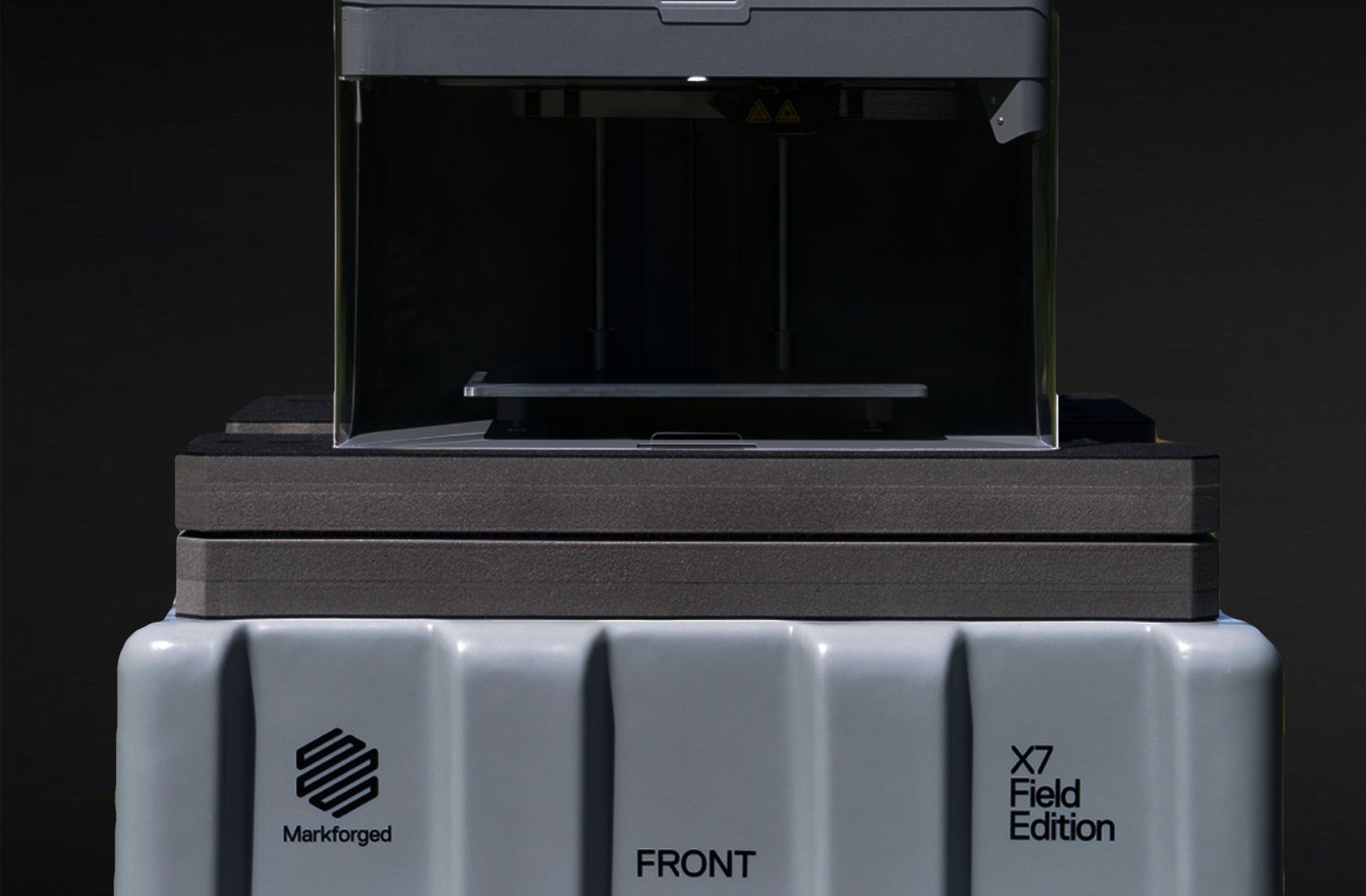 Markforged X7 Field Edition,運輸箱同時作為機台底座